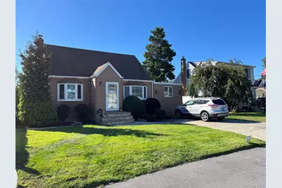 404 Kensington Court, Copiague, NY 11726 - Photo 1