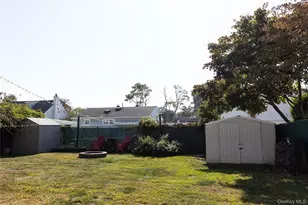 404 Kensington Ct, Copiague, NY 11726 - Photo 18