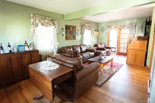 404 Kensington Ct, Copiague, NY 11726 - Photo 2