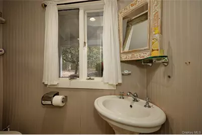 356 Rossway Road, Pleasant Valley, NY 12569 - Photo 40