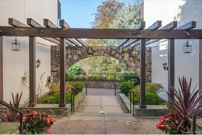 1200 Warburton Avenue #21, Yonkers, NY 10701 - Photo 6