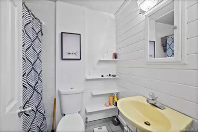 1200 Warburton Avenue #21, Yonkers, NY 10701 - Photo 18