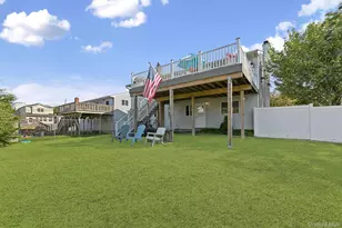 769 Bay Pl, Lindenhurst, NY 11757 - Photo 18