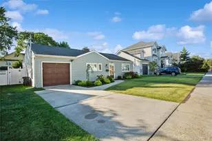 110 Hampton Way, Merrick, NY 11566 - Photo 24