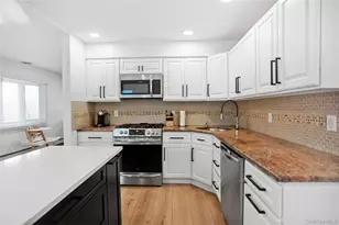 110 Hampton Way, Merrick, NY 11566 - Photo 8