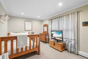 16 Pine Rd, Syosset, NY 11791 - Photo 20