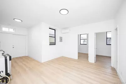 2064 Bathgate Avenue, Bronx, NY 10457 - Photo 10