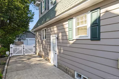 104 Cedar Avenue, Rockville Centre, NY 11570 - Photo 18