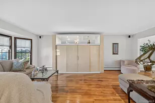 73 Reed Dr, Roslyn, NY 11576 - Photo 6