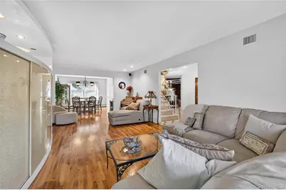 73 Reed Drive, Roslyn, NY 11576 - Photo 4