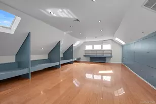 219-44 Peck Ave, Hollis, NY 11427 - Photo 16