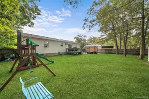 139 Forrest Ave, Shirley, NY 11967 - Photo 22