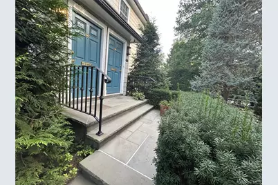 26 Dunes Lane #B, Port Washington, NY 11050 - Photo 2