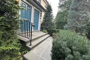 26 Dunes Ln, Port Washington, NY 11050 - Photo 2