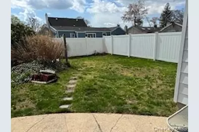 718 Elmwood Road, West Babylon, NY 11704 - Photo 4