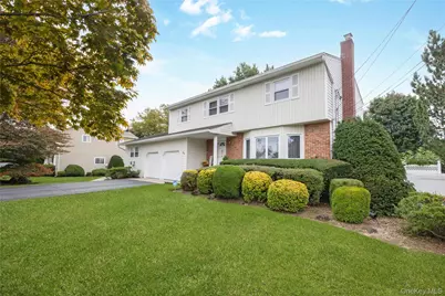 84 White Oak Street, Deer Park, NY 11729 - Photo 2