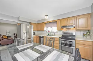 84 White Oak St, Deer Park, NY 11729 - Photo 12