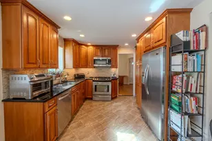 2531 Mount Ave, Oceanside, NY 11572 - Photo 10