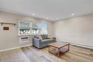 123 Cottage Blvd, Hicksville, NY 11801 - Photo 4