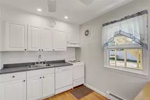 123 Cottage Blvd, Hicksville, NY 11801 - Photo 20