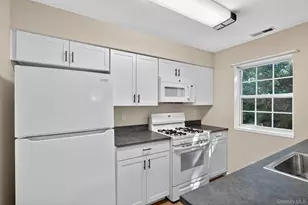 307 Gazebo Ct, New Windsor, NY 12553 - Photo 12