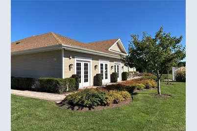 41 Greentree Court, Shirley, NY 11967 - Photo 32