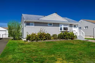 68 Tyler St, Freeport, NY 11520 - Photo 2