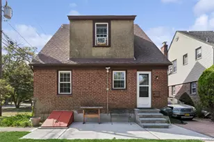 9 Troy Pl, Merrick, NY 11566 - Photo 20