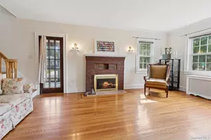 9 Troy Pl, Merrick, NY 11566 - Photo 4