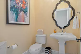 4 Spring Ln, Southampton, NY 11968 - Photo 16