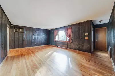 175 Pleasant Street, Ronkonkoma, NY 11779 - Photo 12