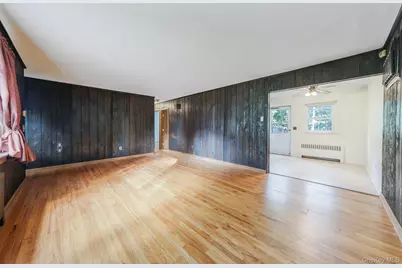 175 Pleasant Street, Ronkonkoma, NY 11779 - Photo 14