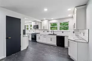 14 Windsor Dr, New Windsor, NY 12553 - Photo 8