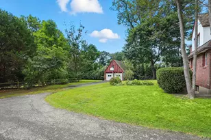 11 Robinhood Rd, White Plains, NY 10605 - Photo 42