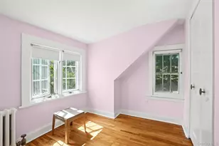 11 Robinhood Rd, White Plains, NY 10605 - Photo 24