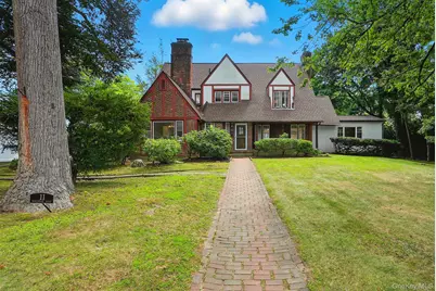 11 Robinhood Road, White Plains, NY 10605 - Photo 1