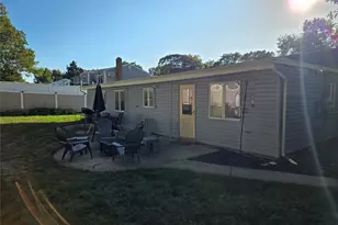 49 Holiday Park Dr, Centereach, NY 11720 - Photo 18