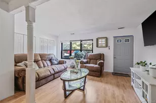 136 Bailey Ct, Middle Island, NY 11953 - Photo 4