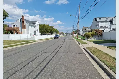 173 Cedar Street, Freeport, NY 11520 - Photo 4