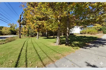 3 Carroll Drive, Woodbury, NY 10930 - Photo 10