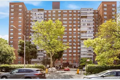 43-10 Kissena Boulevard #10E, Flushing, NY 11355 - Photo 1