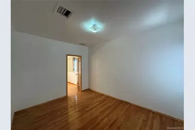 76-09 Roosevelt Avenue, Jackson Heights, NY 11372 - Photo 4