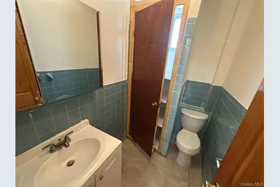 76-09 Roosevelt Avenue, Jackson Heights, NY 11372 - Photo 10