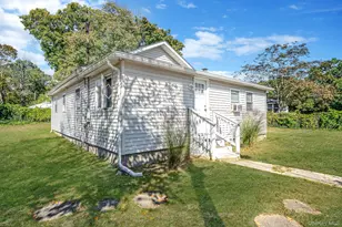 15 Sayville Rd, Mastic Beach, NY 11951 - Photo 4