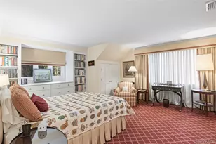 1276 Ridge Rd, Syosset, NY 11791 - Photo 16