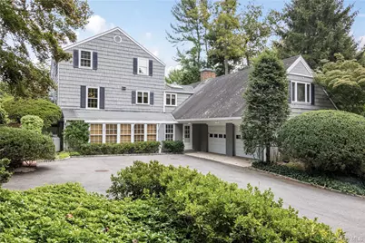 1276 Ridge Road, Syosset, NY 11791 - Photo 2