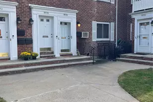 264-11 73rd Ave, Glen Oaks, NY 11004 - Photo 2