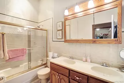 179 Swan Lane, Levittown, NY 11756 - Photo 18