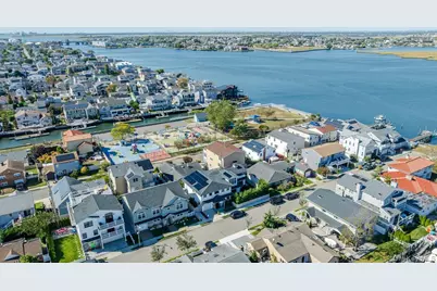 79 Curley Street, Long Beach, NY 11561 - Photo 32