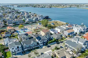 79 Curley St, Long Beach, NY 11561 - Photo 32